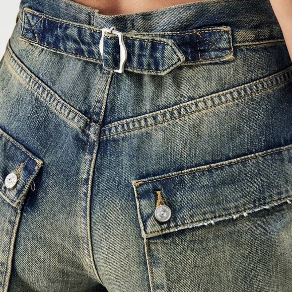 BDG Extreme Pocket Logan Cinch Back Boyfriend Jeans size 26 - Picture 3 of 10